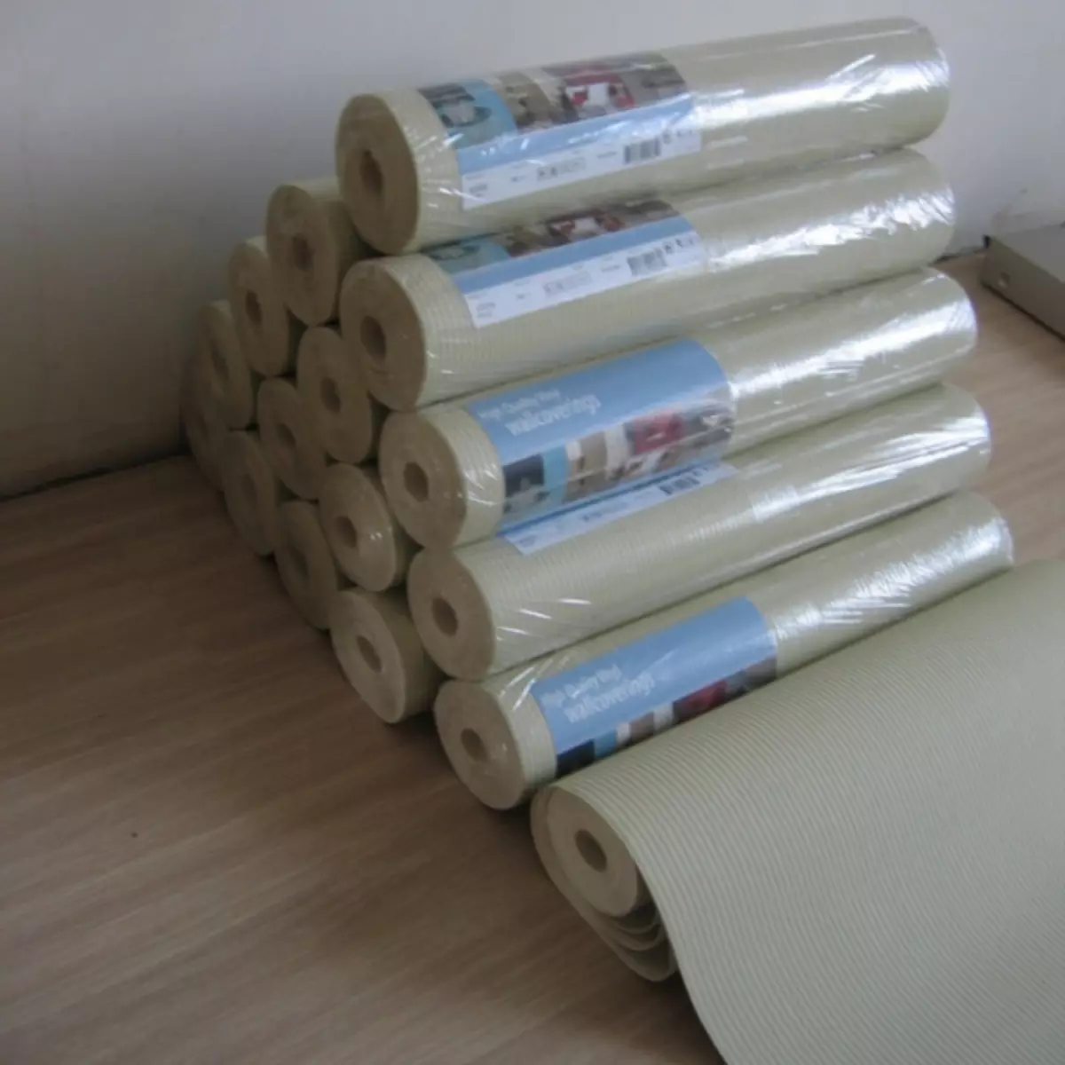 How to Buy Wallpaper In The Store