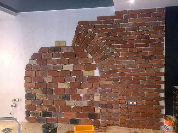 Efterligning af mursten murværk med egne hænder