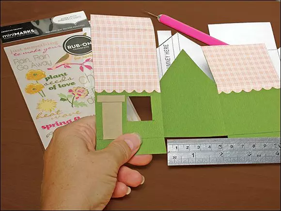 Usporiadanie papierového domu s vlastnými rukami s diagramami a fotografiami