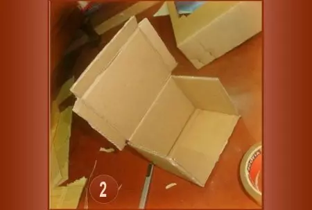 Papīra kaste ar savām rokām ar diagrammām un fotogrāfijām