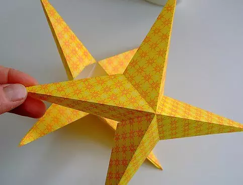 Les jouets du Nouvel An le font toi-même - Star à huit pointes de papier