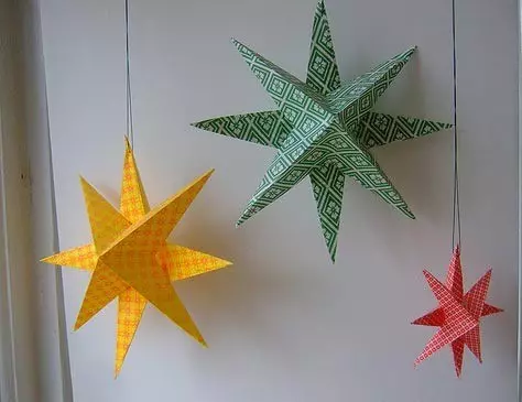 Новогодишните играчки го правят сами - осем-заострена звезда от хартия