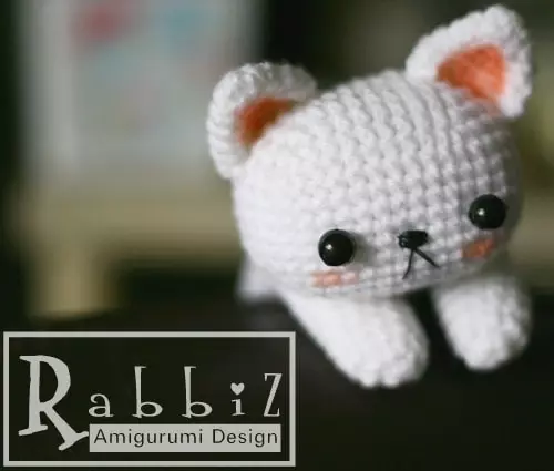 Kuting amigurumi. Crochet toy.