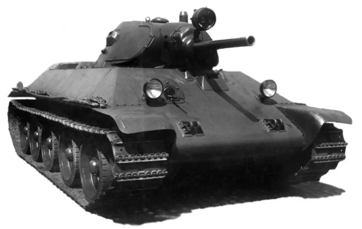 Kiel fari tankon T-34 el plastilaj stadioj kun fotoj kaj videoj