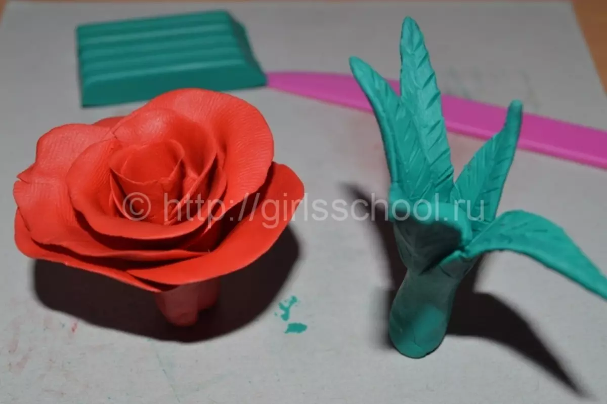 Hvordan lage en rose fra plasticine med egne hender stegly med bilder og video