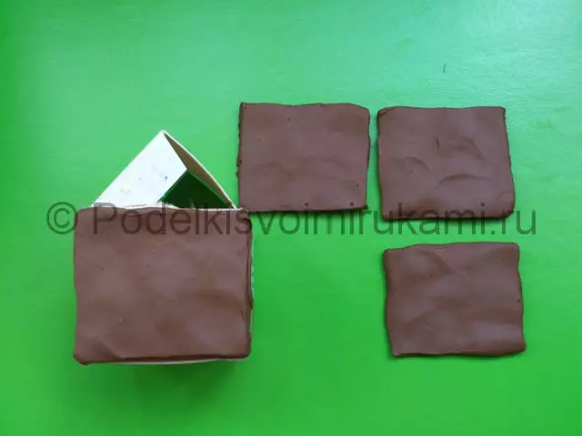 Bagaimana untuk membuat rumah dari plasticine untuk anak patung melakukannya sendiri dengan foto dan video