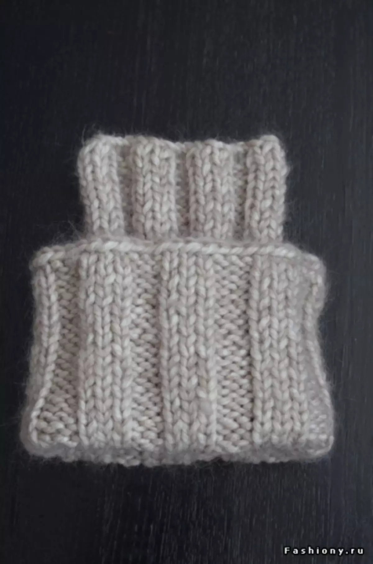 VolumeTryske CAP-stricken foar froulju mei beskriuwing en fideo