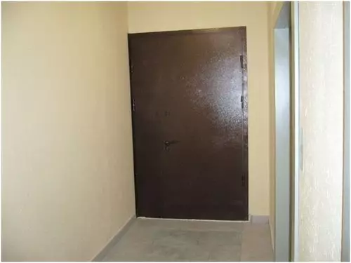 Railway door to a common corridor: from choosing to installation