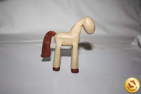 Kā padarīt zirgu no plastilīna posmiem: maģistra klase ar fotogrāfijām un video