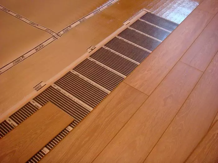 Pokyny pre inštaláciu filmovej teplej podlahy pod laminátom