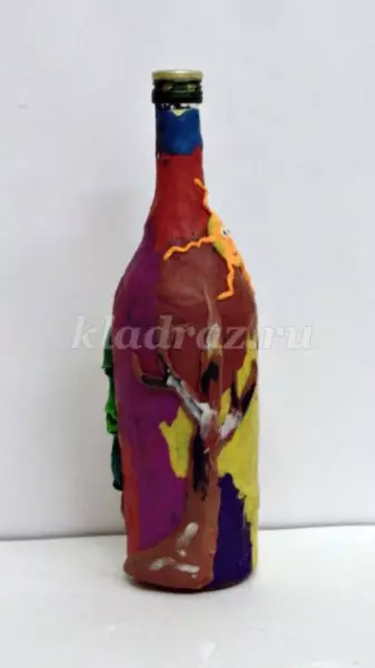 Bagaimana untuk membuat pasu dari plasticine, botol dan bank dengan tangan mereka sendiri secara berperingkat