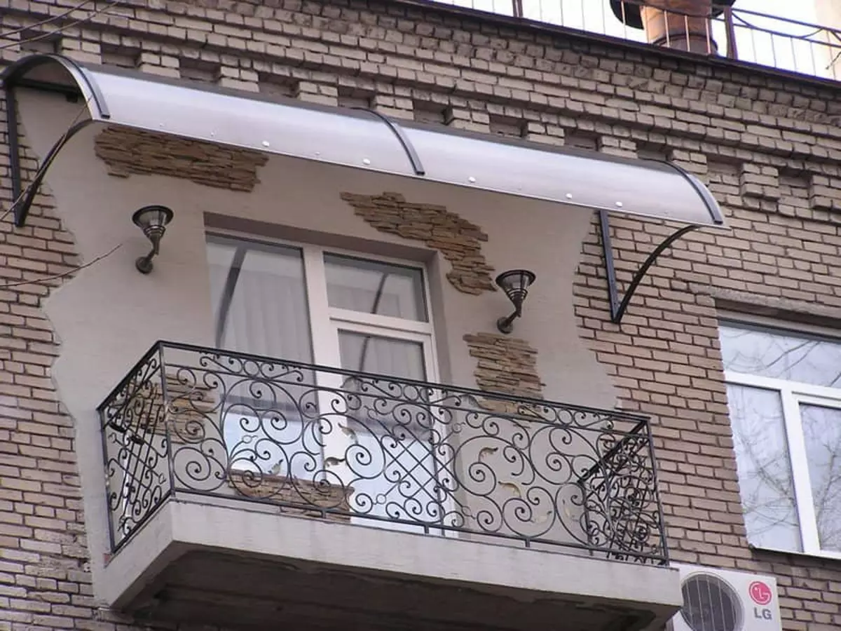 How to make a visor on the balcony: technology and materials