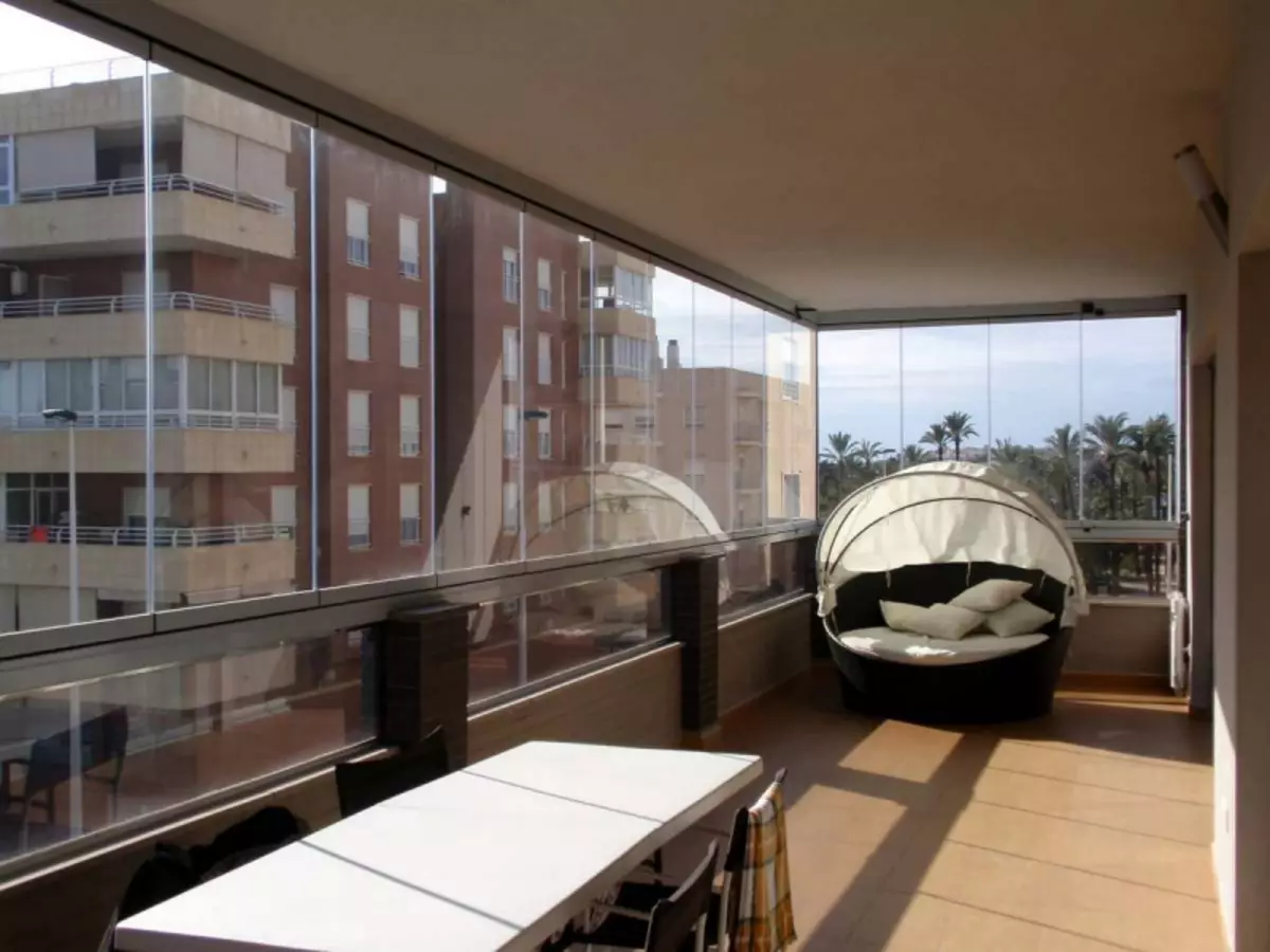 Lounge prostor na balkonu: odmaralište bez napuštanja stana