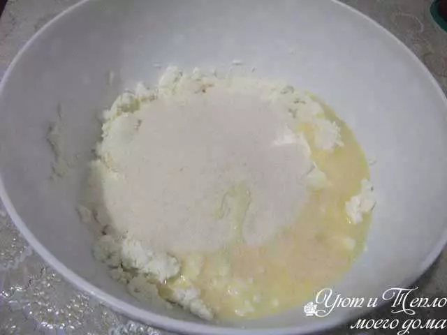 Herkullisimmat juustokakut mökkijuustoa puolittain