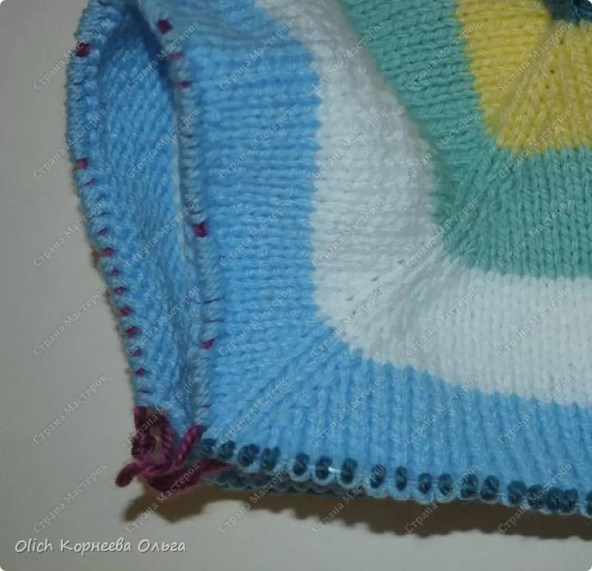 Knitted goed: Circuit regels op knoppen foar famke 5 jier