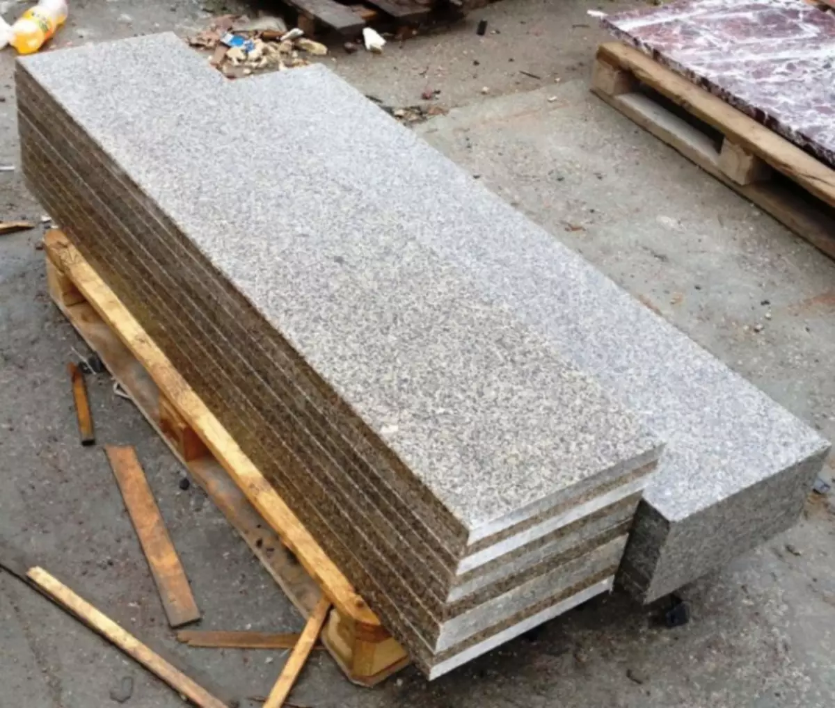Гранітні плити: види і властивості матеріалу для обробки стін і підлоги