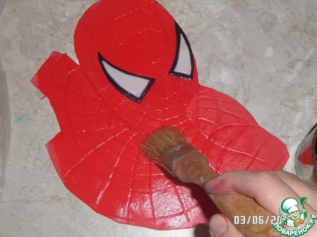 Spiderman daripada langkah mastic dengan langkah: kelas induk dengan foto dan video
