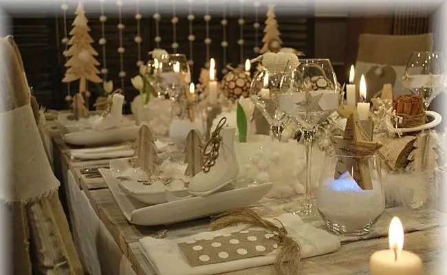 Dekoration og bordindstilling for det nye år (24 billeder)