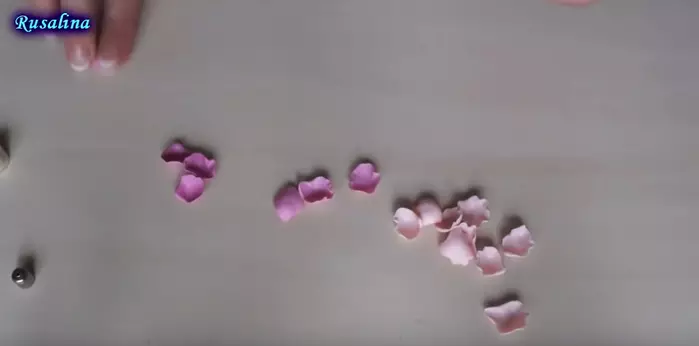 अपने हाथों के साथ पॉलिमर मिट्टी का हार: वीडियो के साथ खसखस ​​फूल बनाएं
