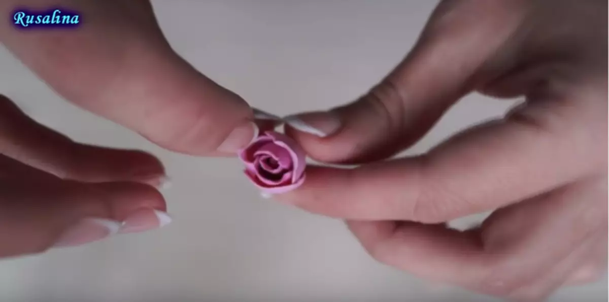 Öz əlləri ilə polimer gil boyunbağı: Video ilə xaşxaş çiçəklər yaradın