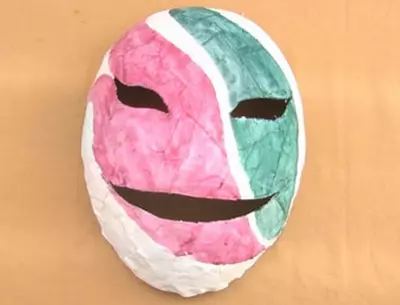 ماسک کس طرح اپنے آپ کو کرتے ہیں: منصوبوں کے ساتھ کاغذ کے پیٹرن