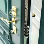 Comment choisir une porte d'entrée à l'appartement? [Conseils d'experts]