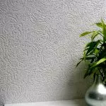 The right choice of wallpaper under painting: types of materials and coloring technology