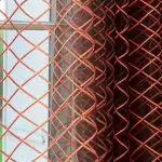 Дизайн на прозорци в залата: препоръки за избор на тюл