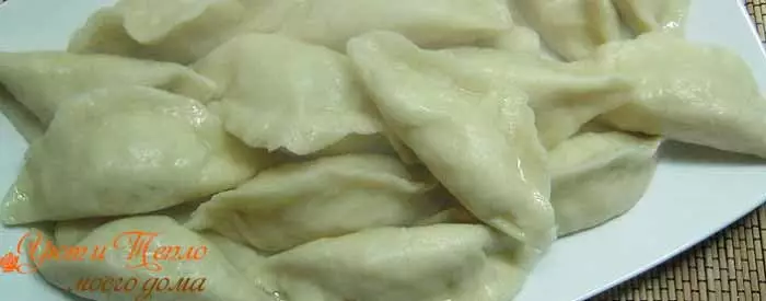 कच्च्या बटाटे सह dumplings