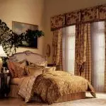 Aizkari guļamistabai ar bēša tapetes: padomi par izvēloties un harmoniskas krāsu kombinācijas