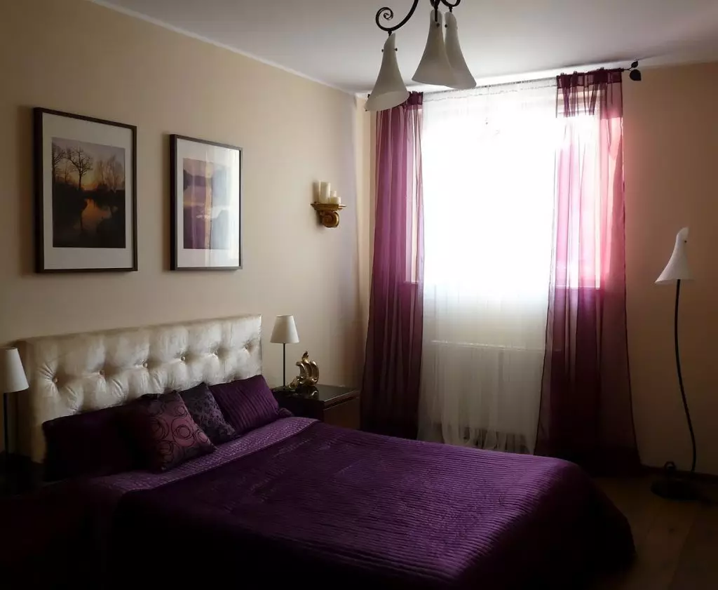 Zasłony do sypialni z beżową tapetą: wskazówki dotyczące wyboru i harmonijnych kombinacji kolorów