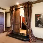 Curtains for the hallway: types of materials, decor and accommodation options