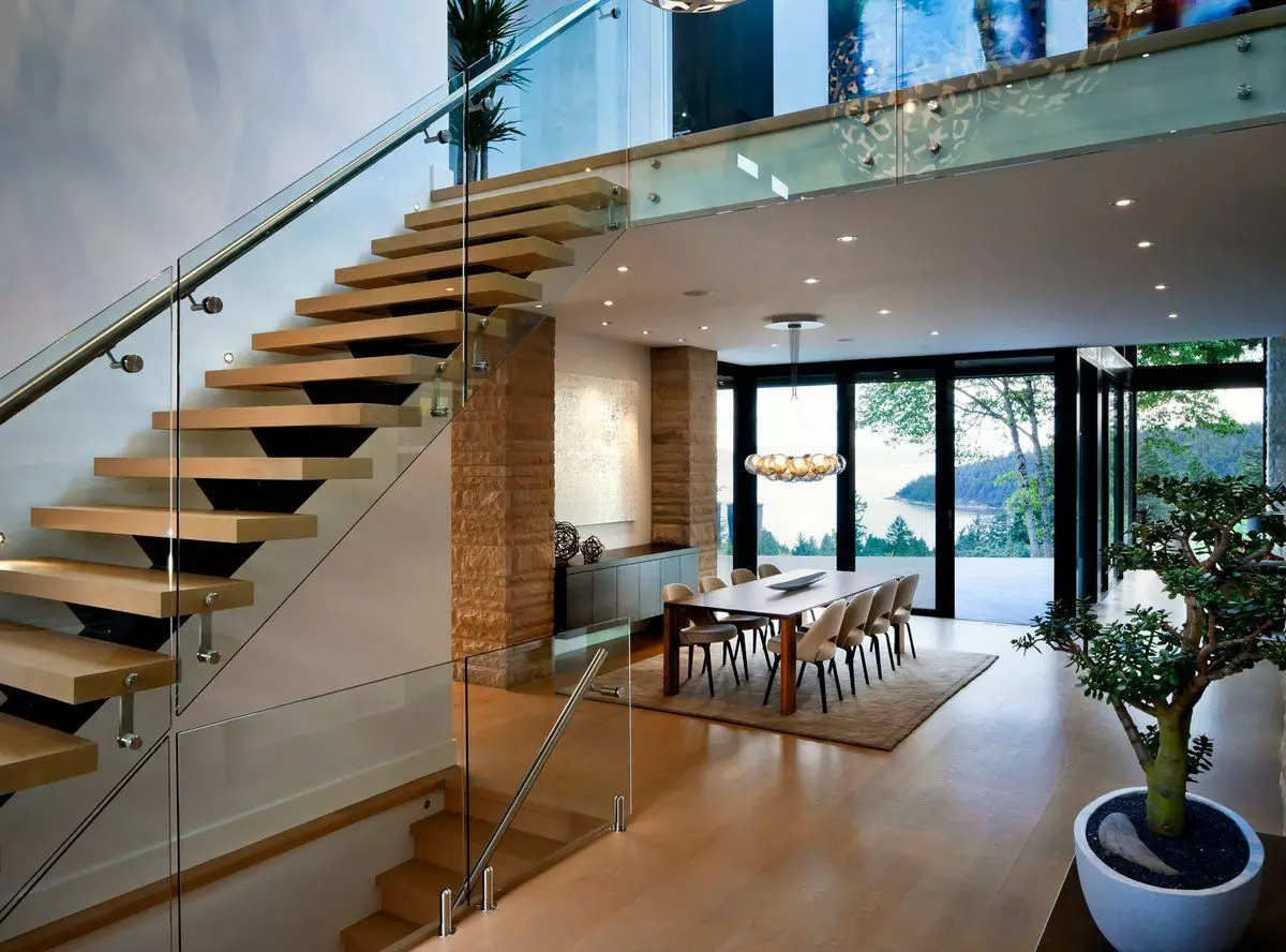 Que escada escolher para uma casa particular? [10 soviéticos de profissionais]