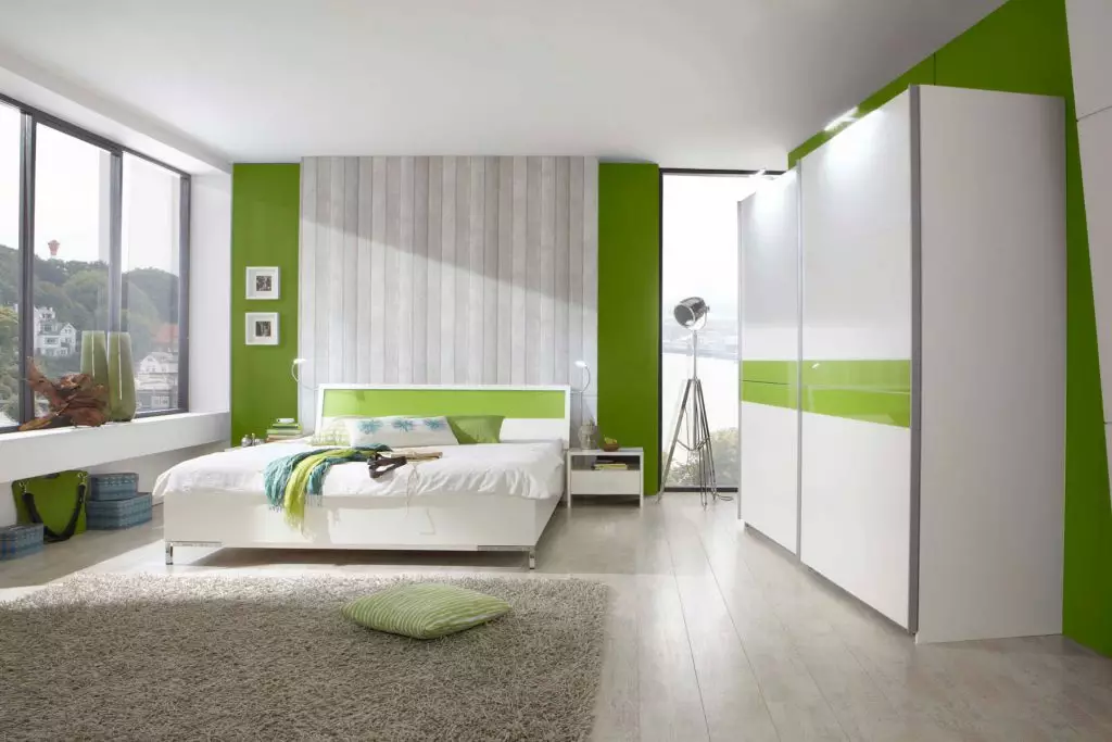 Nuances of the selection of laminate to the color of the wallpaper: successful combinations of shades