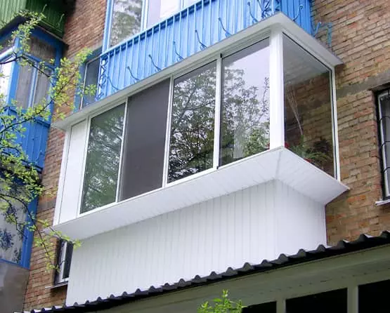Како да видите балкон со пластични панели со свои раце: Фото примери и упатства Стегаво