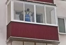 Kako vidjeti balkon s plastičnim pločama vlastitim rukama: foto primjeri i upute Stepgovo