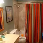 Sliding and tissue curtains for the bathroom: Make yourself