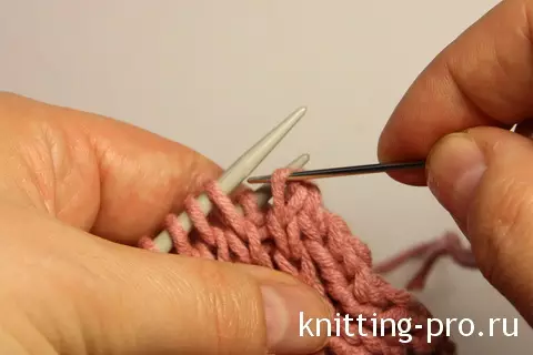 Knitted Seam yn Knitting Needles: slute loops mei foto's en fideo
