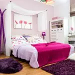 Tyylikäs makuuhuoneen muotoilu eri ikäisille tytöille: Mielenkiintoisia ideoita ja tärkeitä yksityiskohtia