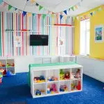 Pilihan desain kamar anak-anak: Gaya dan larutan warna