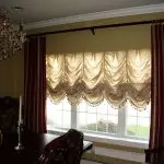Østerrikske gardiner på vinduene [tips med et bilde]