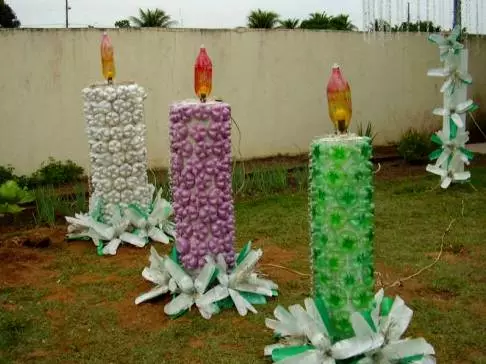 Vytvorte remeslá z plastových fliaš na záhradu a dávajte si vlastné ruky