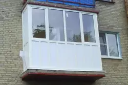 Khrushchev'deki balkonun tamiri kendin yap (fotoğraf ve video)