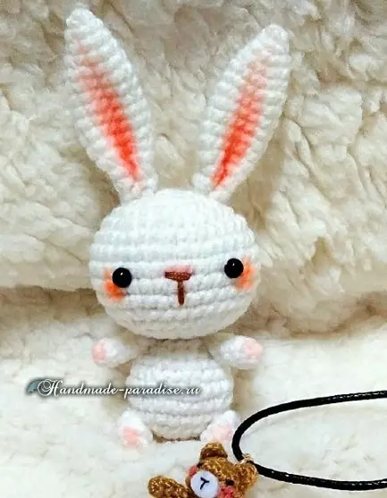 Crochet arnab Amigurumi.