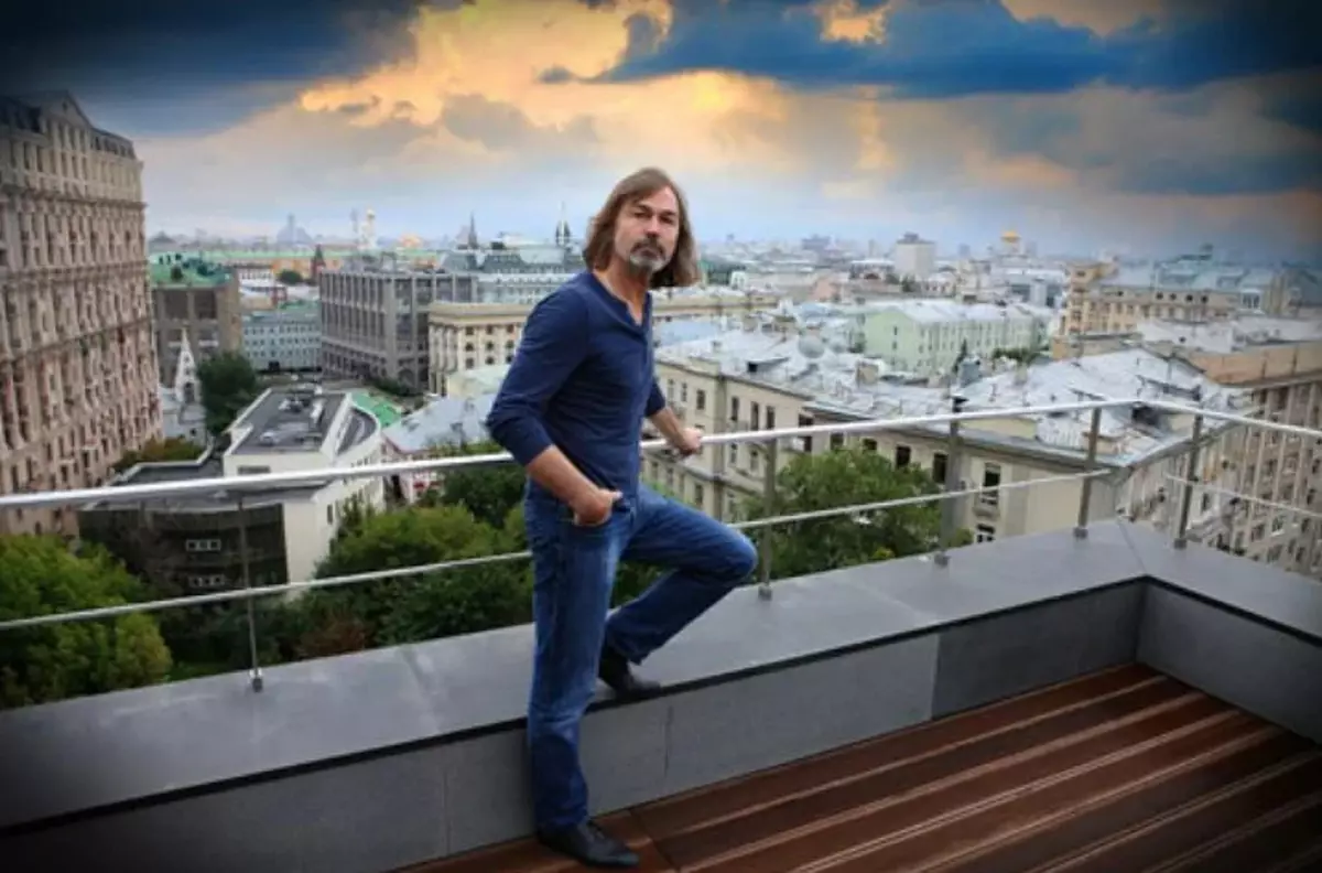 Nikas Safronov: Ringkesan apartemen $ 70 yuta