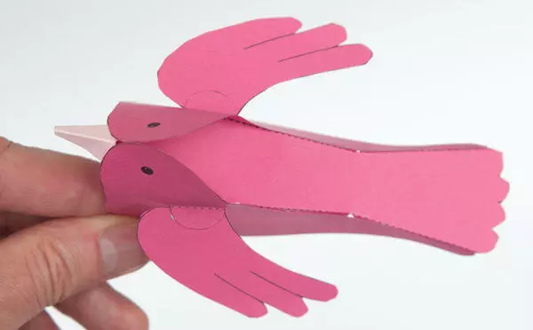 मुलांसाठी ओरिगामी तंत्रात आपल्या स्वत: च्या हाताने कागदाचे पक्षी