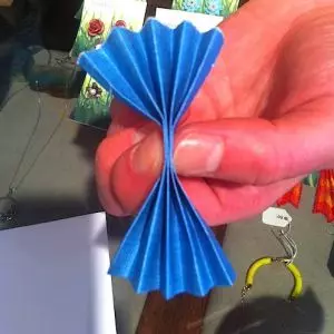 Paperin lintu origami-tekniikassa lapsille