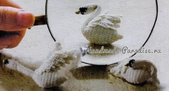 Swans Amigurumi. Shirye-shiryen saƙa na Crochet