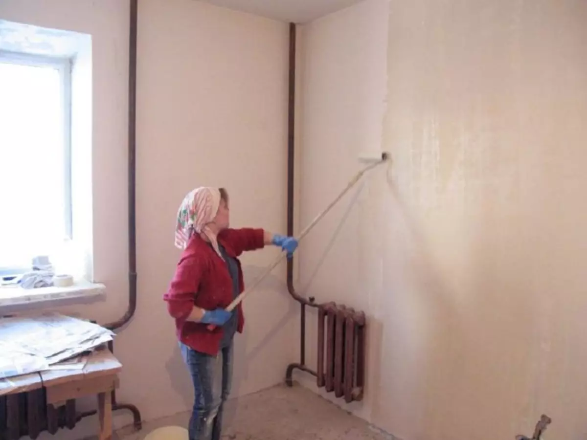 Produkujemy przygotowanie ścian pod tapetą: zlecenie pracy