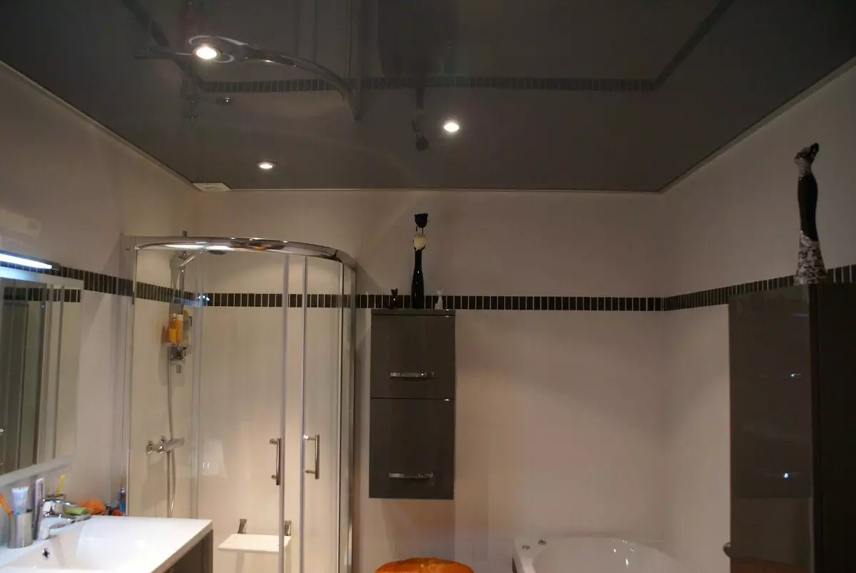 Stretch stropy v koupelně: klady a nevýhody